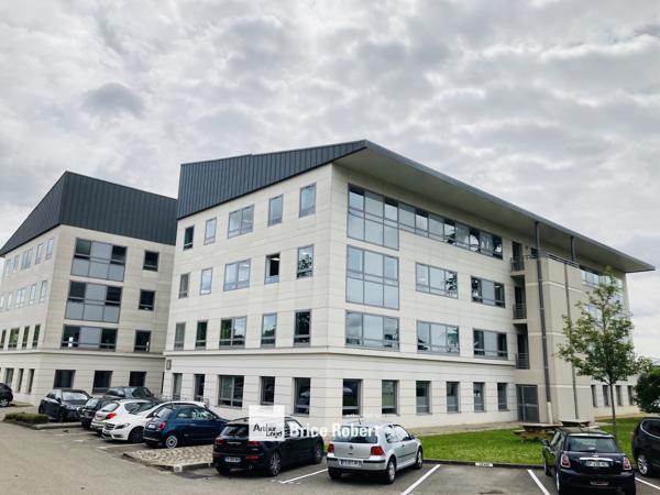 Bureaux à louer à Limonest avec nombreux parkings et accès rapides autoroutes