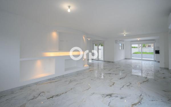 Maison à vendre    4 pièces • 144 m2 Petite-Forêt