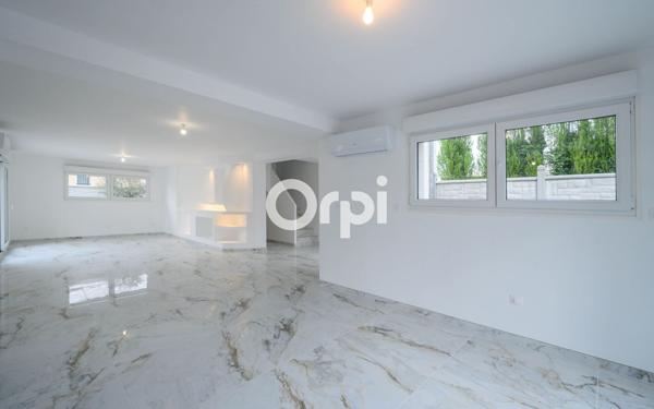 Maison à vendre    4 pièces • 144 m2 Petite-Forêt