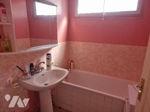 &#127969; À Vendre à Villefranche sur Cher (41), dans un environnement calme et verdoyant cette...