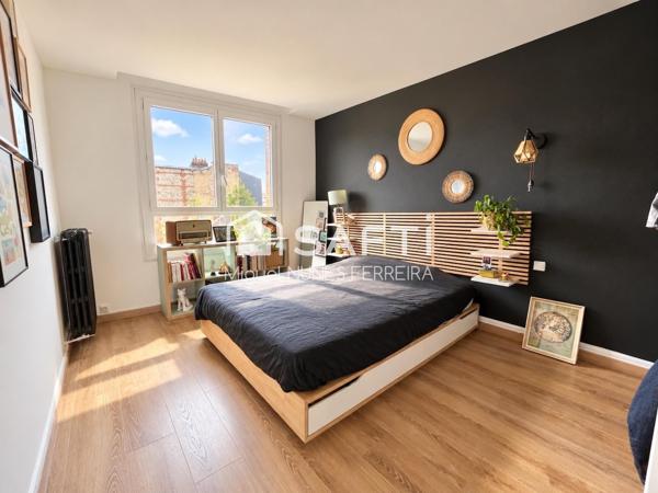Appartement 4 chambres avec balcon et place de parking