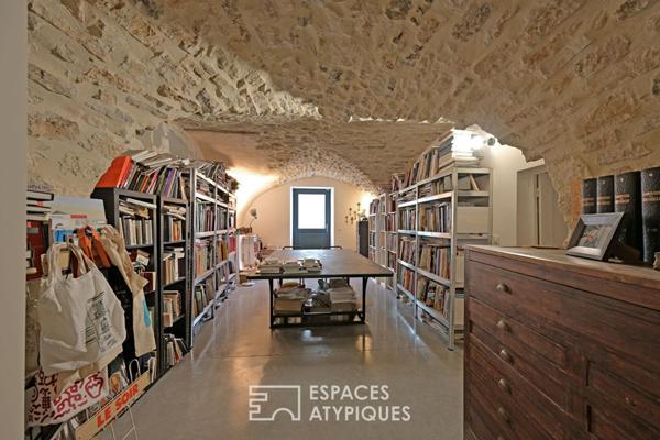 Maison de village aux volumes généreux, avec piscine et garage