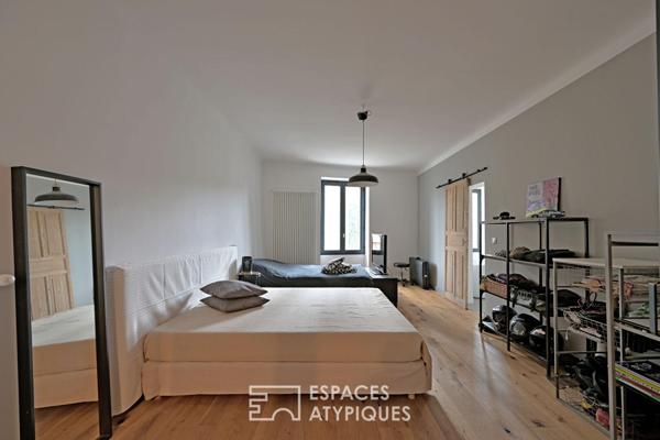 Maison de village aux volumes généreux, avec piscine et garage