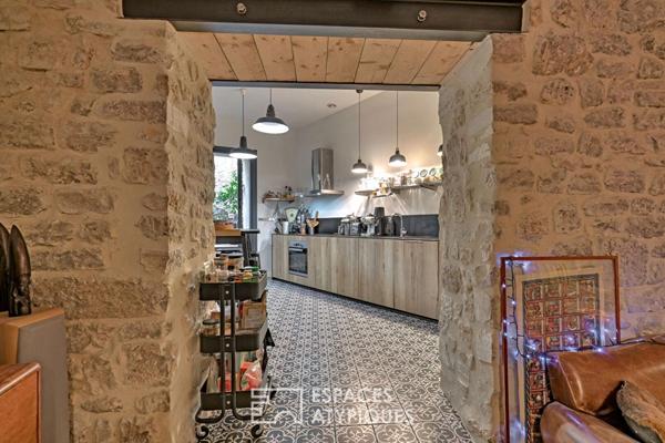 Maison de village aux volumes généreux, avec piscine et garage