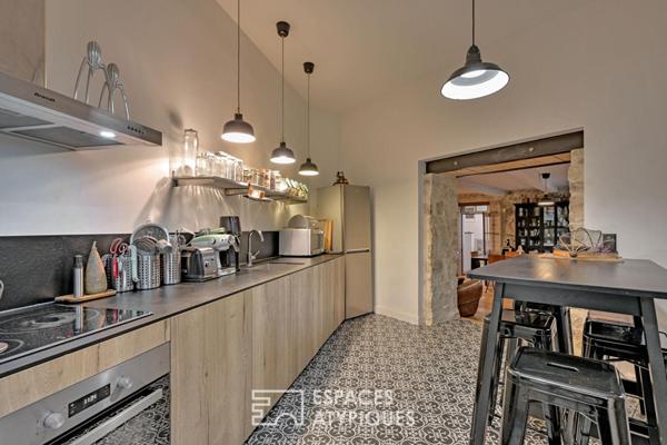 Maison de village aux volumes généreux, avec piscine et garage