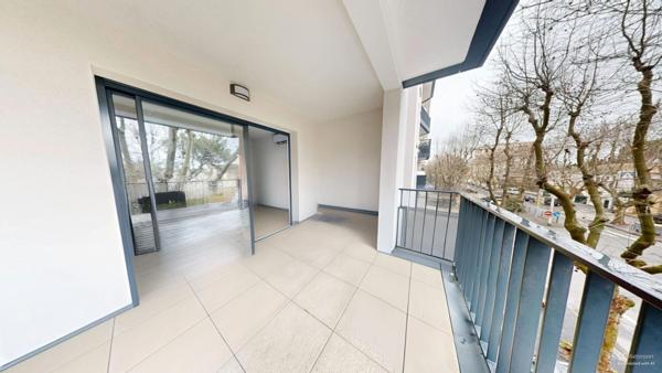 À vendre (loué) - T2 récent avec terrasse et parking couvert. Investissement sécurisé