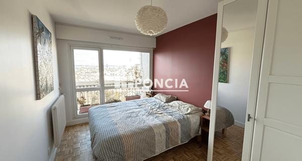 Location Appartement meublé 3 pièces 73.33 m² - Paris 75018