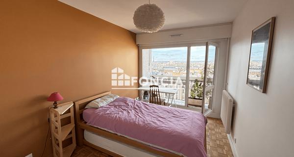 Location Appartement meublé 3 pièces 73.33 m² - Paris 75018