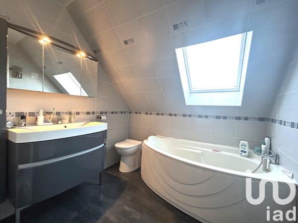 Maison traditionnelle 5 pièces de 100 m² à Brionne (27800)