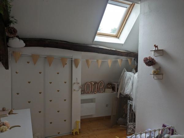 PLUMELIAU MAGNIFIQUE CHAUMIERE DE 170M² 7 PIECES 2 PARCELLES DE 1037 M² ET PARCELLE BOISEE DE 1,3 HECTARE ENVIRON