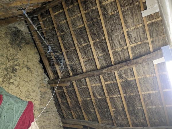 PLUMELIAU MAGNIFIQUE CHAUMIERE DE 170M² 7 PIECES 2 PARCELLES DE 1037 M² ET PARCELLE BOISEE DE 1,3 HECTARE ENVIRON