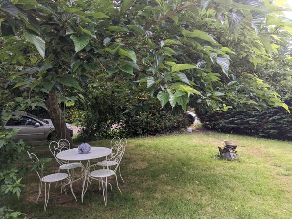 PLUMELIAU MAGNIFIQUE CHAUMIERE DE 170M² 7 PIECES 2 PARCELLES DE 1037 M² ET PARCELLE BOISEE DE 1,3 HECTARE ENVIRON