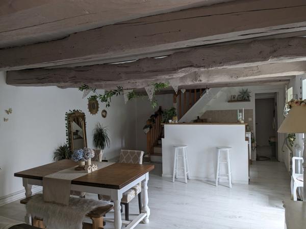 PLUMELIAU MAGNIFIQUE CHAUMIERE DE 170M² 7 PIECES 2 PARCELLES DE 1037 M² ET PARCELLE BOISEE DE 1,3 HECTARE ENVIRON