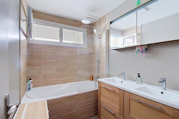 A VENDRE EN EXCLUSIVITÉ - DRAGUIGNAN : Appartement T5 - 3 chambres de 92 m² et 2 balcons + cave