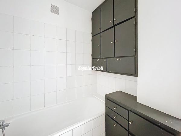 Appartement
         3 pièces
        - 65 m² Exclusivité 260 000 € *