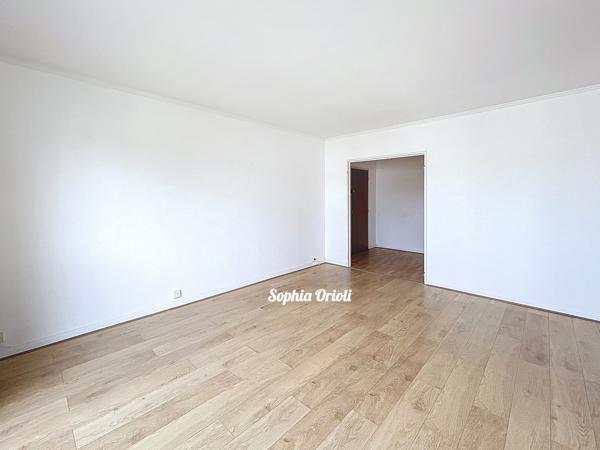 Appartement
         3 pièces
        - 65 m² Exclusivité 260 000 € *