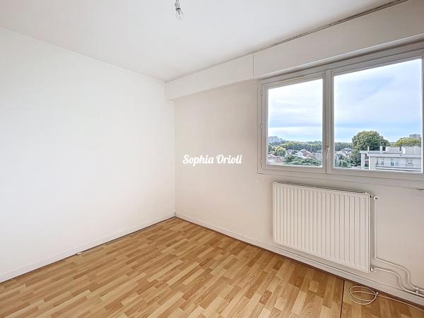 Appartement
         3 pièces
        - 65 m² Exclusivité 260 000 € *