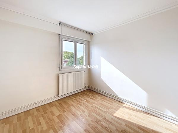 Appartement
         3 pièces
        - 65 m² Exclusivité 260 000 € *
