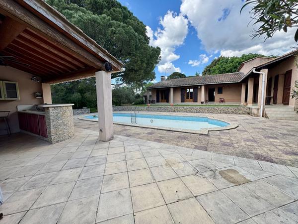 Maison Nimes 8 pièce(s) 180 m2