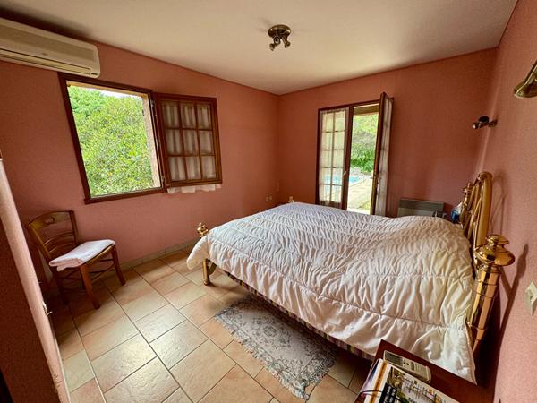 Maison Nimes 8 pièce(s) 180 m2