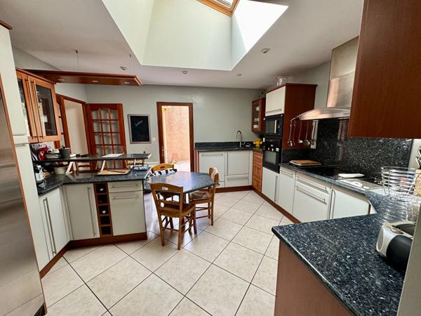 Maison Nimes 8 pièce(s) 180 m2