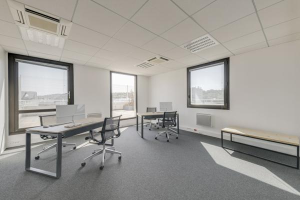 Bureaux lumineux dans un quartier dynamique, et bien desservi, à louer, à Suresnes