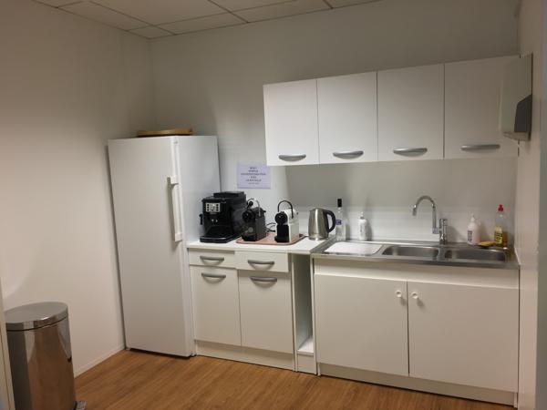 Bureaux lumineux dans un quartier dynamique, et bien desservi, à louer, à Suresnes