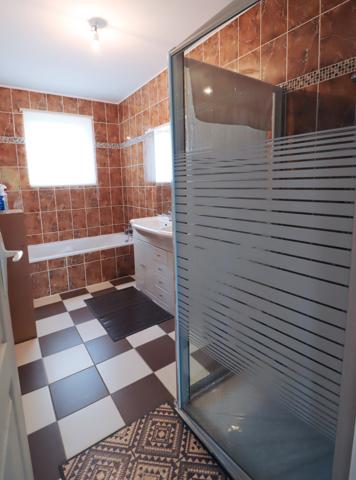 Meschers centre, maison 85 m2+garage sur terrain de 400 m2 Meschers-sur-Gironde (17132)