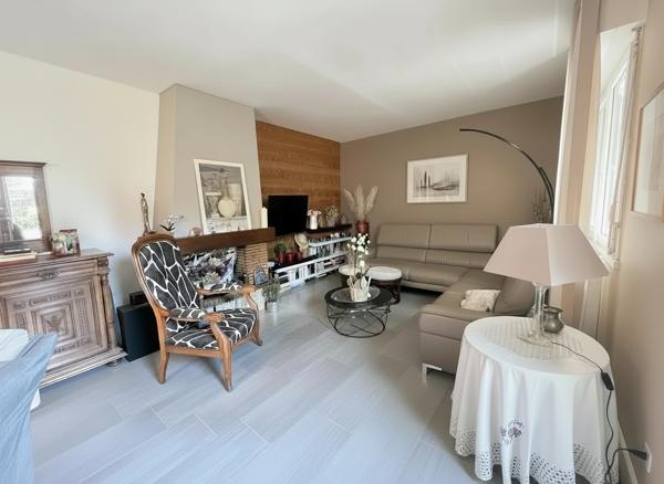 Appartement
         5 pièces
        - 91 m² Exclusivité 107 000 € *