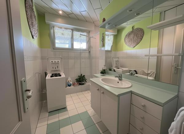 Appartement
         5 pièces
        - 91 m² Exclusivité 107 000 € *