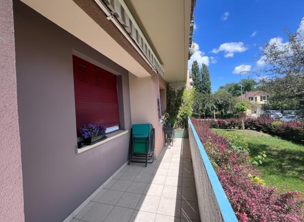 Appartement
         5 pièces
        - 91 m² Exclusivité 107 000 € *