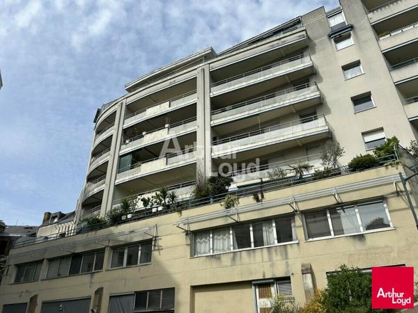 RENNES ST HELIER - BUREAUX A LOUER - 102 M² - A RENOVER