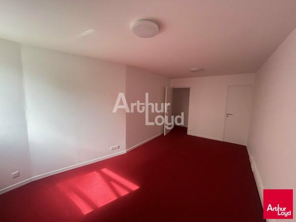 RENNES ST HELIER - BUREAUX A LOUER - 102 M² - A RENOVER