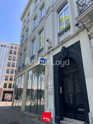 Bureaux à louer à Lille - Immeuble de standing avec open space et parking à proximité