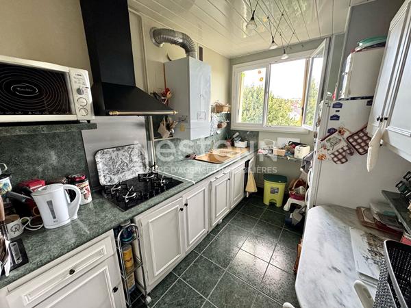 Appartement 3 pièces 57 m² avec parking, cave et proche gare RER C à Étampes