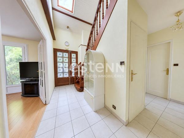 Maison familiale avec sous-sol total - Quartier calme et recherché