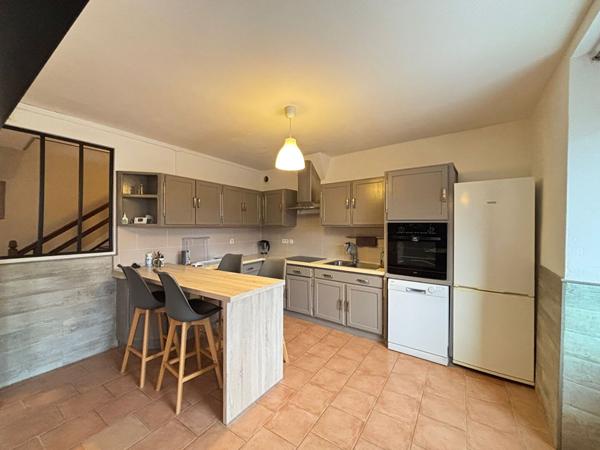 Maison de bourg 110 m² avec terrasse et garage - Le Mesnil en Vallée