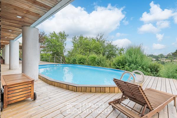 Maison d’architecte de plain-pied avec piscine et vue exceptionnelle