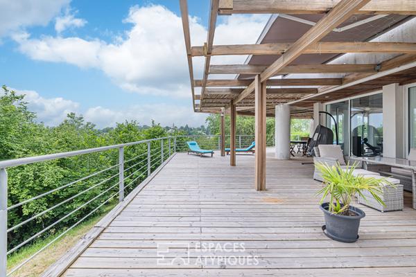 Maison d’architecte de plain-pied avec piscine et vue exceptionnelle