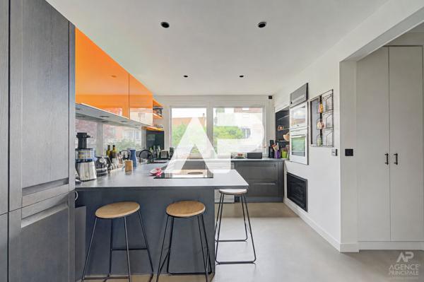 Maison Rueil-Malmaison 8 pièce(s) 247m2 1 690 000 € **  - Référence  20005