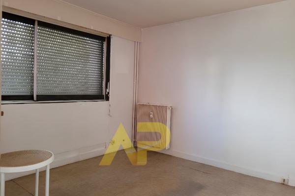 Appartement Bourg La Reine 1 pièce(s) 130 380 € **  - Référence  550