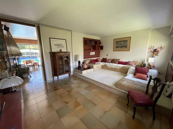 Vente Maison 9 pièces 243 m2 à Étiolles