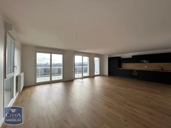 Appartement à louer 5 pièces 130m²