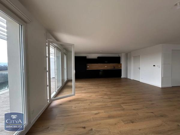 Appartement à louer 5 pièces 130m²