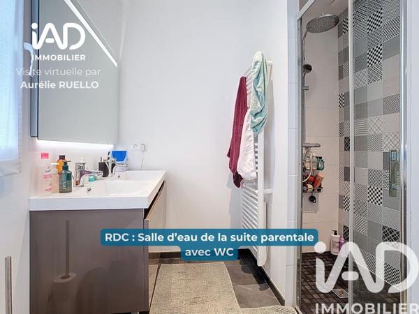 Maison à vendre 6 pièces 136 m² Notre-Dame-d'Oé