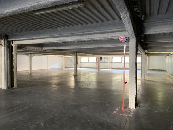 Bureaux à louer à Puiseux-Pontoise bâtiment indépendant avec terrasse