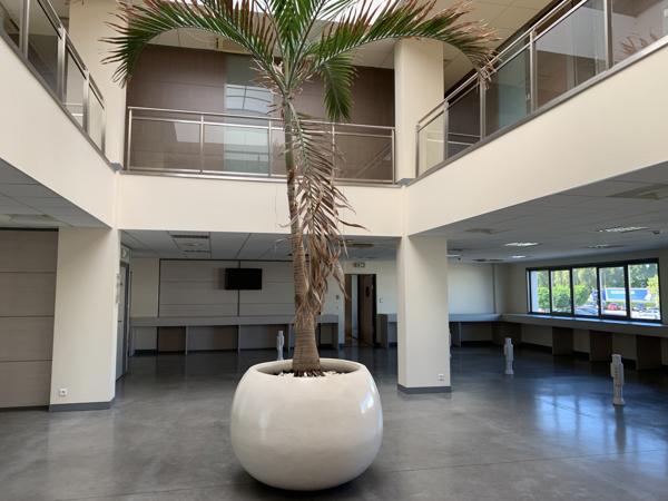 Bureaux à louer à Puiseux-Pontoise bâtiment indépendant avec terrasse