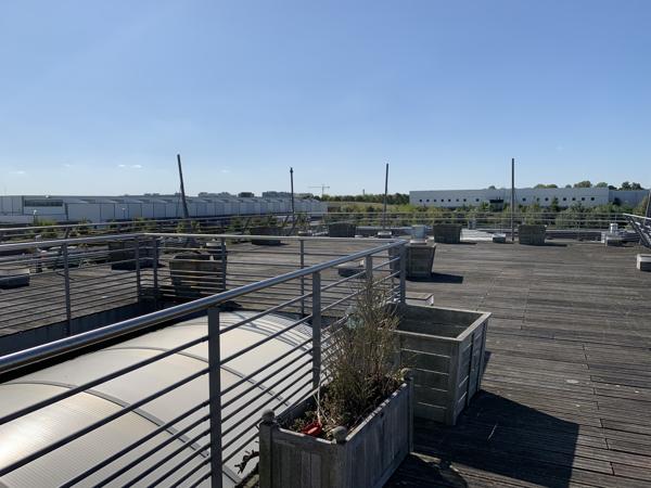 Bureaux à louer à Puiseux-Pontoise bâtiment indépendant avec terrasse