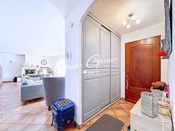 Maison 3ch - garage - cuisine d'été - piscine - proximité immédiate de toutes commodités