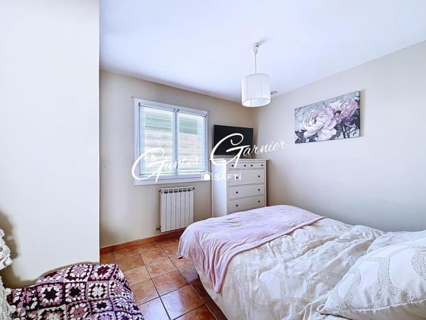 Maison 3ch - garage - cuisine d'été - piscine - proximité immédiate de toutes commodités